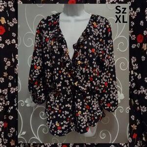 WOMENS FLORAL TOP SIZE XL